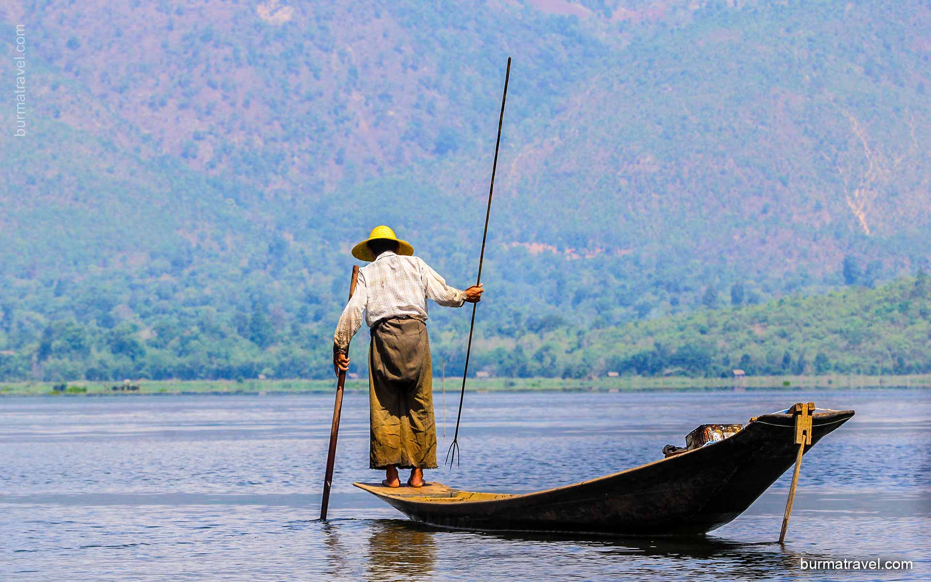 one leg Rowing Intha Fisherman 1